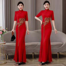 批发2026新款芊芊锦瑟走秀旗袍中长款连衣裙高贵气质舞台重工连衣裙