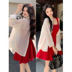 批发高级感新款出游连衣裙女2026夏季风情万种包臀裙胖mm显示吊带短裙