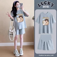 批发实拍韩版小个子休闲运动孕妇套装短袖短裤休闲<b class='q'>百搭</b>孕妇两件套