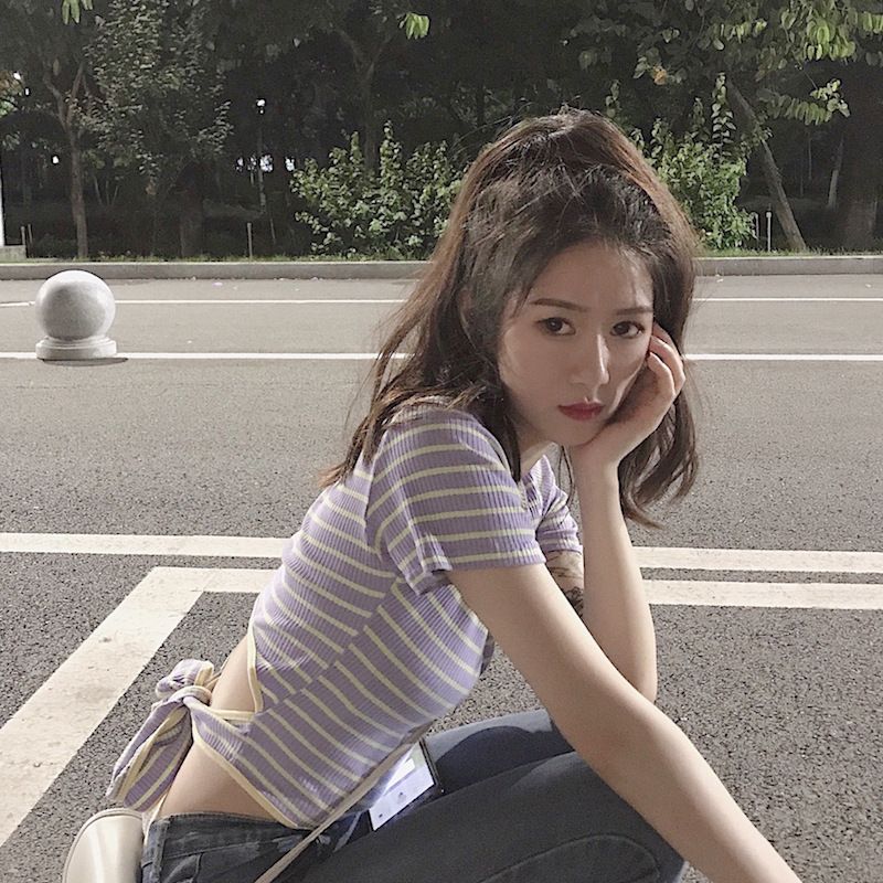 있음 선적 대외 무역 원본 새로운 한국 스타일 핫걸 백리스 스트라이프 반팔 티셔츠 여성 여름 쇼트 스타일 스트랩 맨위