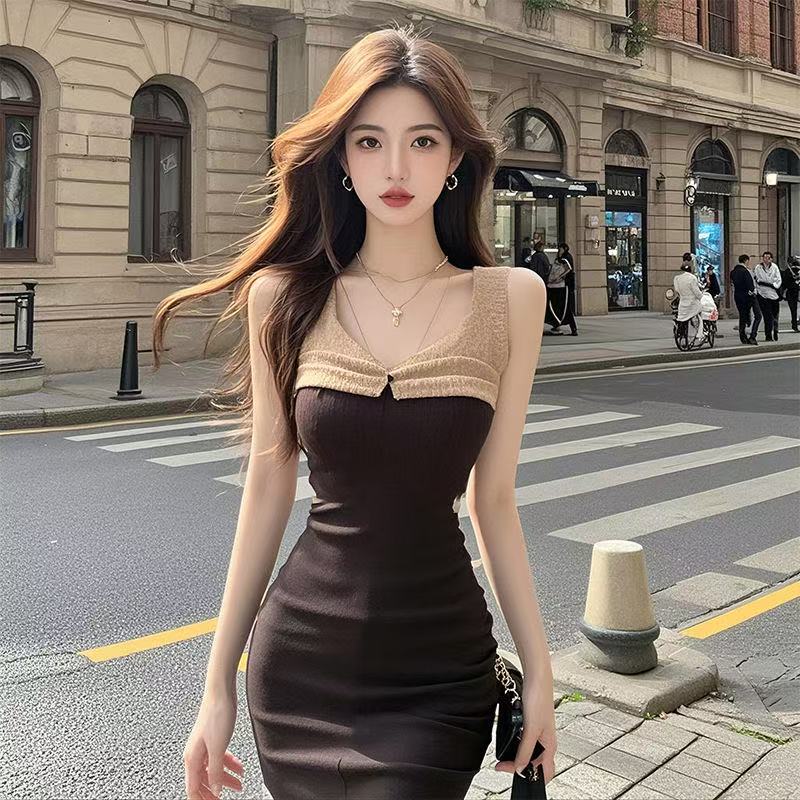 新款夏季咖色包臀短裙小众法式轻奢气质高级感吊带连衣裙女