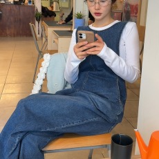 批发现 显高挑水洗<b class='q'>牛仔</b><b class='q'>背带裤</b>