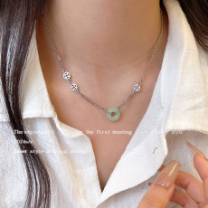 批发新中式复古仿玉髓平安扣吊坠项链女轻奢小众高级感简约气质锁骨链