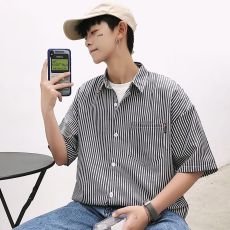 批发新款韩版青年休闲潮流衬衣男士夏季短袖衬衫百搭帅气舒适竖纹短衬