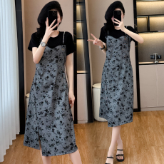 批发高级感轻奢<b class='q'>拼接</b><b class='q'>连衣裙</b>女2026夏季气质收腰显瘦设计感t恤裙百搭