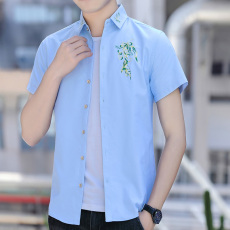 批发夏季短袖衬衫青年韩版潮流青春帅气修身免烫纯色绣花衬衣刺绣薄款