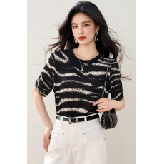 批发实拍◆◆条纹<b class='q'>短袖</b>冰丝针织衫t恤女夏季设计感小众薄款上衣