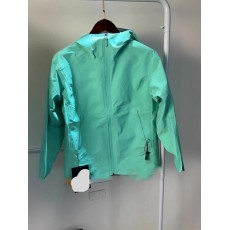 批发今年超流行薄荷曼风蓝色外套2026<b class='q'>春</b>秋新款休闲宽松户外连帽冲锋衣