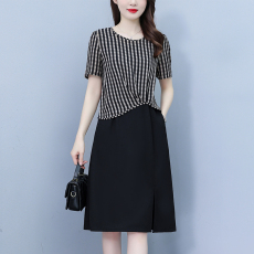 批发气质格纹短袖两件套<b class='q'>连衣裙</b>女2026夏天新款高端年轻妈妈背心裙套装