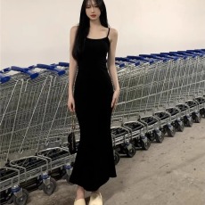 批发已出货  辣妹鱼尾黑色吊带连衣裙女春季<b class='q'>新款</b>性感紧身显瘦包臀长款