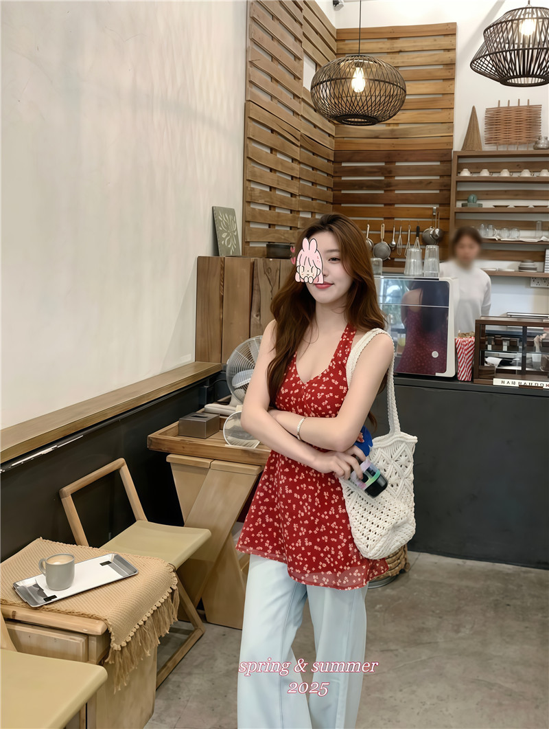 실사 둘째 머리카락 프랑스식 달콤한 매운맛 바람 빨간색 작은 꽃무늬 행침 목 여름 작은 책 새로운 맨위 치마