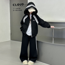 批发女童<b class='q'>运动</b>套装百搭新款春装女大童宽松洋气连帽外套裤子休闲两件套