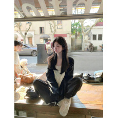 实拍 黑色V领慵懒开衫外套+碎花叠穿甜美韩系宽松吊带上衣