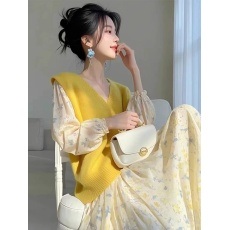 批发2026新款小香风马甲背心女春秋<b class='q'>冬</b>外搭高级感马夹无袖坎肩叠穿上衣