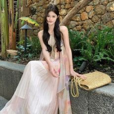 批发法式氛围感油画吊带<b class='q'>连衣裙</b>女夏季2026海边度假风假两件网纱<b class='q'>长裙</b>子