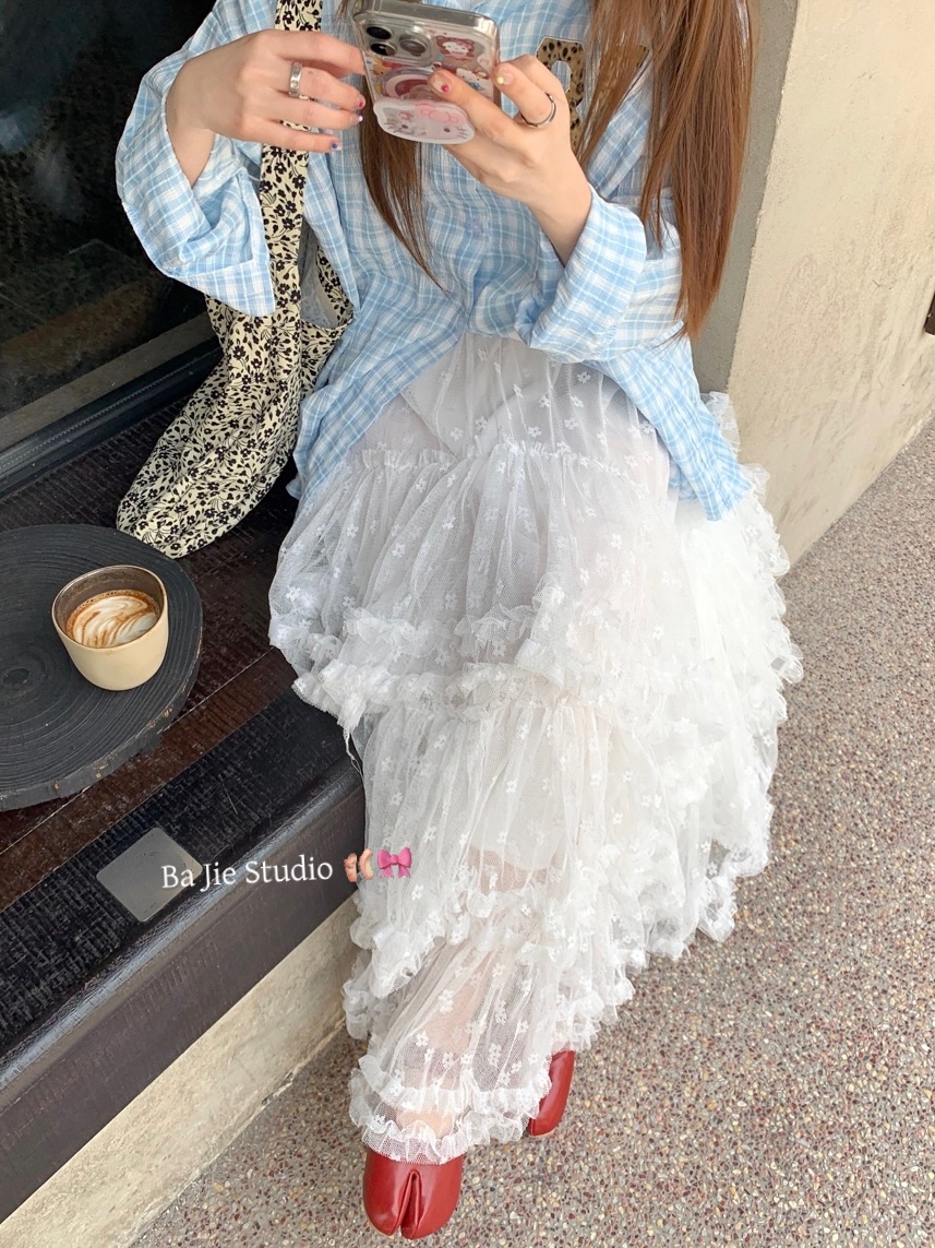 실사 정가 2026 새로운 한국 스타일 디자인 센스 무거운 작업 레이스 조각 불규칙 퍼프 케이크 반신 스커트