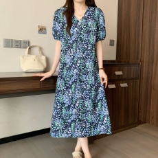 批发实拍<b class='q'>夏</b>装新款大码女装桔梗高级感v领泡泡袖碎花连衣裙M 4XL200斤