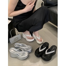 批发2025夏街拍爆款时尚松糕底外穿女拖增高厚底人字托水钻套指凉拖