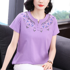 批发2026春季新款<b class='q'>妈妈装</b>短袖女T恤刺绣设计酒红色宽松拼接<b class='q'>上衣</b>女装