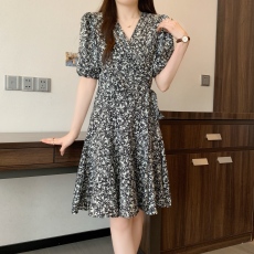 批发实拍夏装新款大码女装高级感盐系v领碎花短袖连衣裙M至4XL200斤