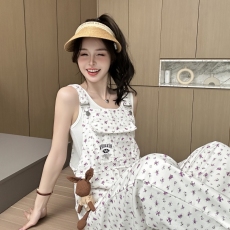 批发实拍2025韩版碎花休闲<b class='q'>背带裤</b>女春夏全棉连体裤宽松套装