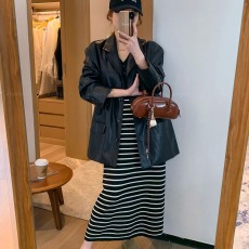 批发官方图 复古条纹V领无袖<b class='q'>连衣裙</b>夏新款显瘦百搭打底裙背心长裙子