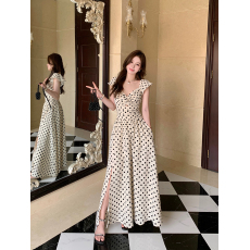 批发实拍大码女装高级感波点连衣裙夏季新款褶皱收腰显瘦气质长款裙