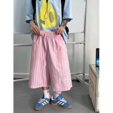 批发户外薄款粉色条纹短裤男透气夏天宽松休闲百搭五分抽绳沙滩裤子