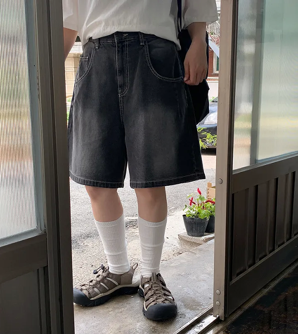 지금 연기가 나는 회색 거리 바람 워싱 마 오래된 루즈핏 스트레이트 데님 반바지 여성