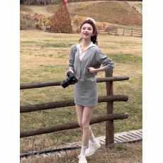 批发今年流行时尚套装2025韩版高级感拼接蕾丝连帽<b class='q'>卫衣</b>半身短裙两件套