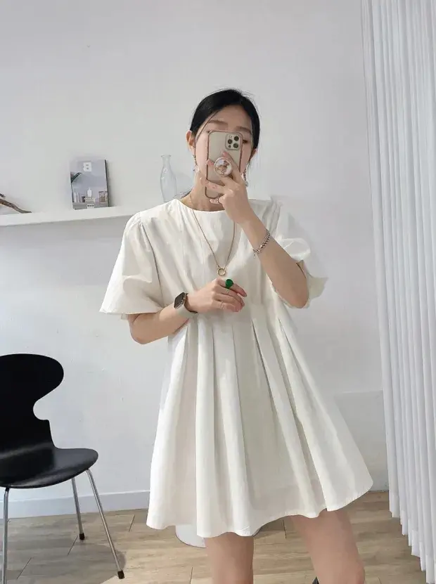 퍼프소매 라운드넥 백주름 원피스 상세 이미지 3