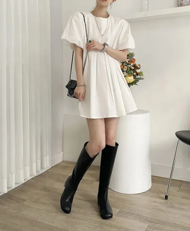 퍼프소매 라운드넥 백주름 원피스 상세 이미지 5