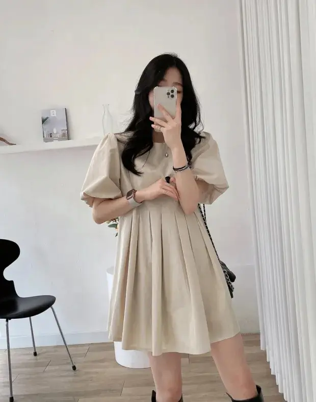퍼프소매 라운드넥 백주름 원피스 상세 이미지 13