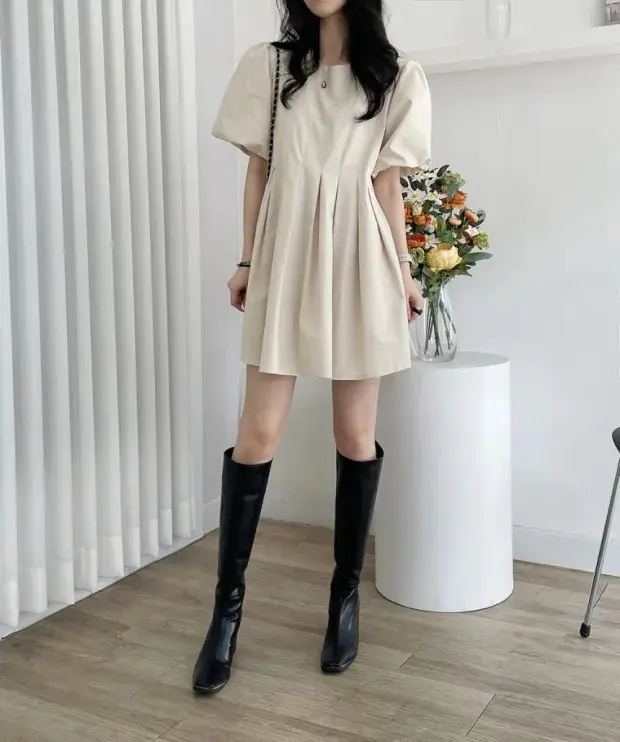 퍼프소매 라운드넥 백주름 원피스 상세 이미지 16