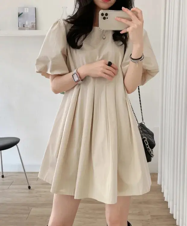 퍼프소매 라운드넥 백주름 원피스 상세 이미지 18