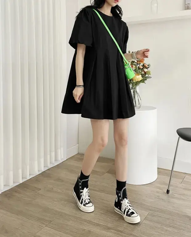퍼프소매 라운드넥 백주름 원피스 상세 이미지 30