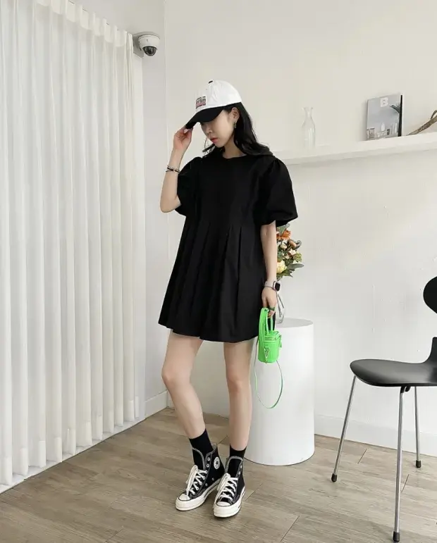 퍼프소매 라운드넥 백주름 원피스 상세 이미지 36