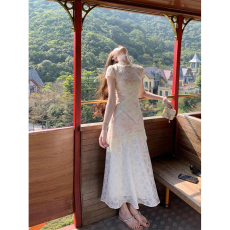 批发浅春系新中式改良旗袍女2026夏新款蕾丝假两件绝美镂空碎花连衣裙