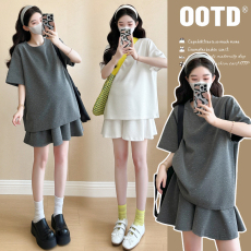 批发实拍现现 孕妇<b class='q'>装</b>新款夏<b class='q'>装</b>时尚亮钻短袖T恤<b class='q'>裤</b>裙孕妇<b class='q'>套</b><b class='q'>装</b>两件套