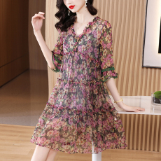 批发2026新款春夏时尚法式小个子洋气夏真丝桑蚕丝<b class='q'>连衣裙女</b>欧洲站