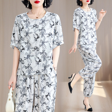 批发<b class='q'>夏</b>季新款时尚阔脚裤套装女休闲人造棉绵绸中老年外穿大码两件套女