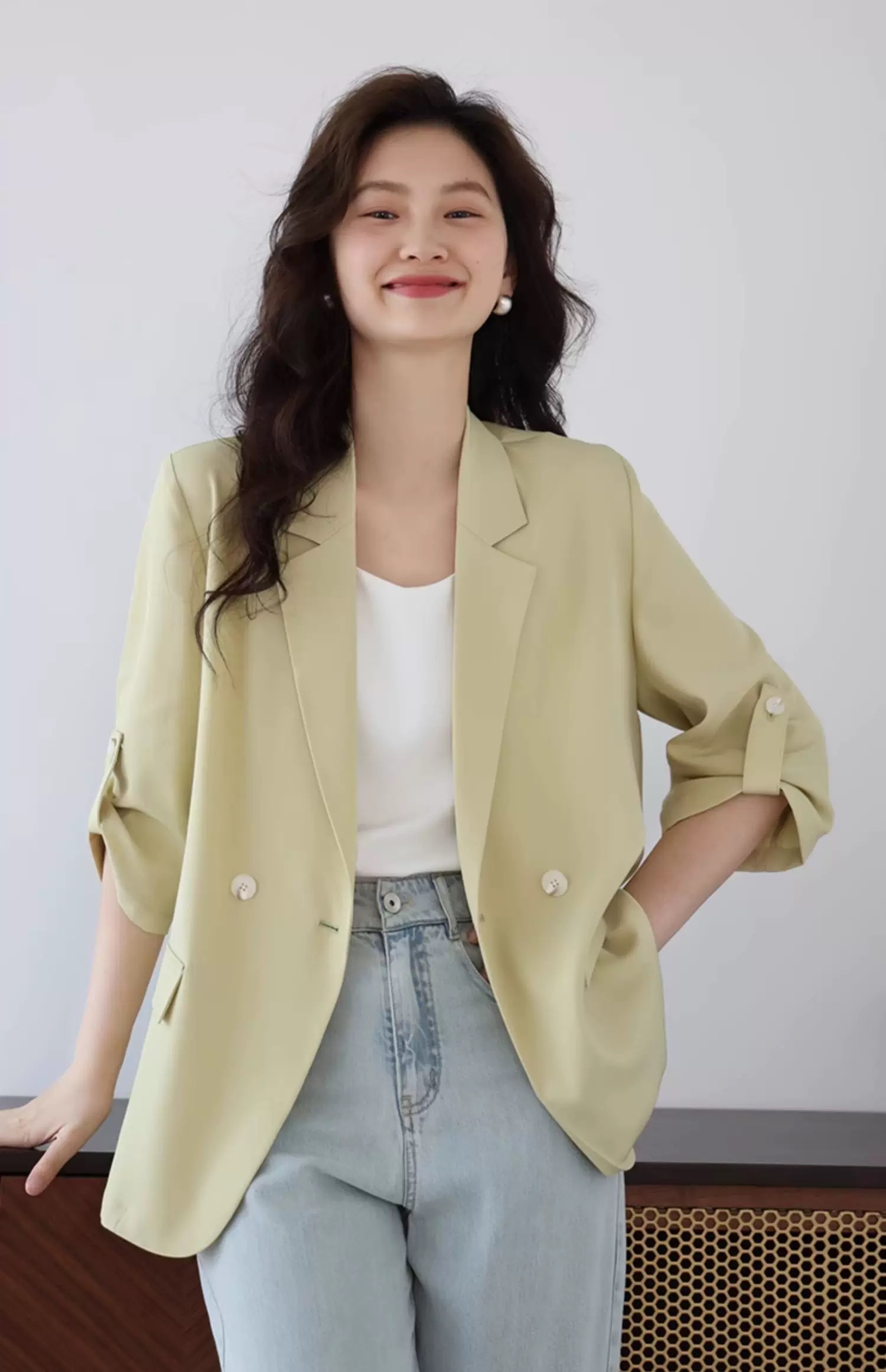 여름 얇은 섹션 짧은 소매 와일드 정장 여성 코트 2025 새로운 통근 여가 맨위 하나의 버튼 정장