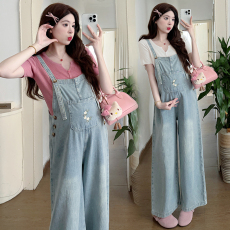 批发实拍现现2026孕妇刺绣背带裤<b class='q'>夏季</b>时尚洋气牛仔阔腿裤休闲减龄套装