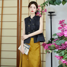 批发实拍新中式提花流苏马甲女神气质款无袖上衣<b class='q'>缎面</b>吊坠半身裙套装