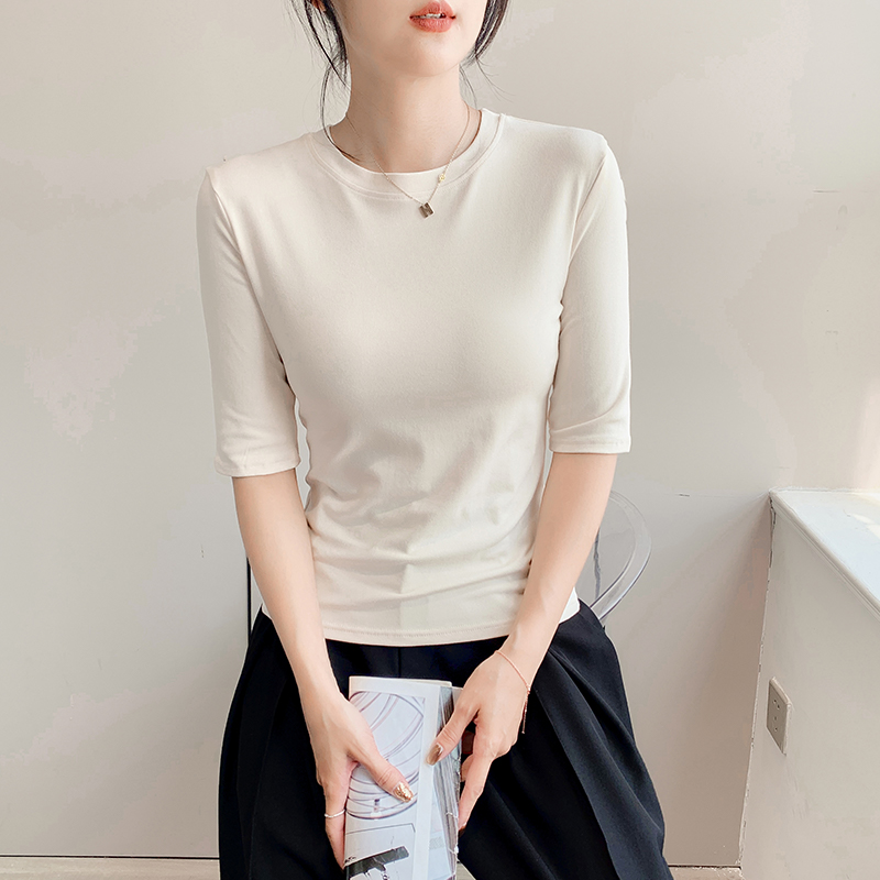 실사 이른 가을 얇은 스타일 5 점 소매 티셔츠 여성 가을 겨울 몸매 가꾸기 슬림해 보이는 인사이드 가져 가라. 반소매 맨위 긍정적 인 어깨 기본 셔츠