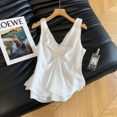 批发实拍 法式设计感V领扭结<b class='q'>网纱</b>背心女外穿时尚气质轻薄吊带<b class='q'>上衣</b>