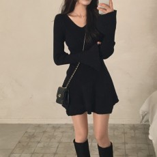 批发实拍大码 韩版春季喇叭长袖气质针织裙温柔风V领收腰A字连衣裙