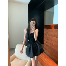 批发原版面料法式温柔风白色吊带<b class='q'>连衣裙</b>女夏季修身显瘦<b class='q'>花苞</b>裙