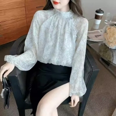 批发2026新款时尚<b class='q'>印花</b>雪纺衬衫女士钉珠上衣高档别致减龄小衫洋气