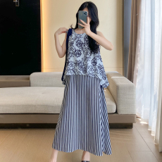 批发夏季吊带背心连衣裙2025设计感拼接假两件遮肚显瘦长款气质连衣裙